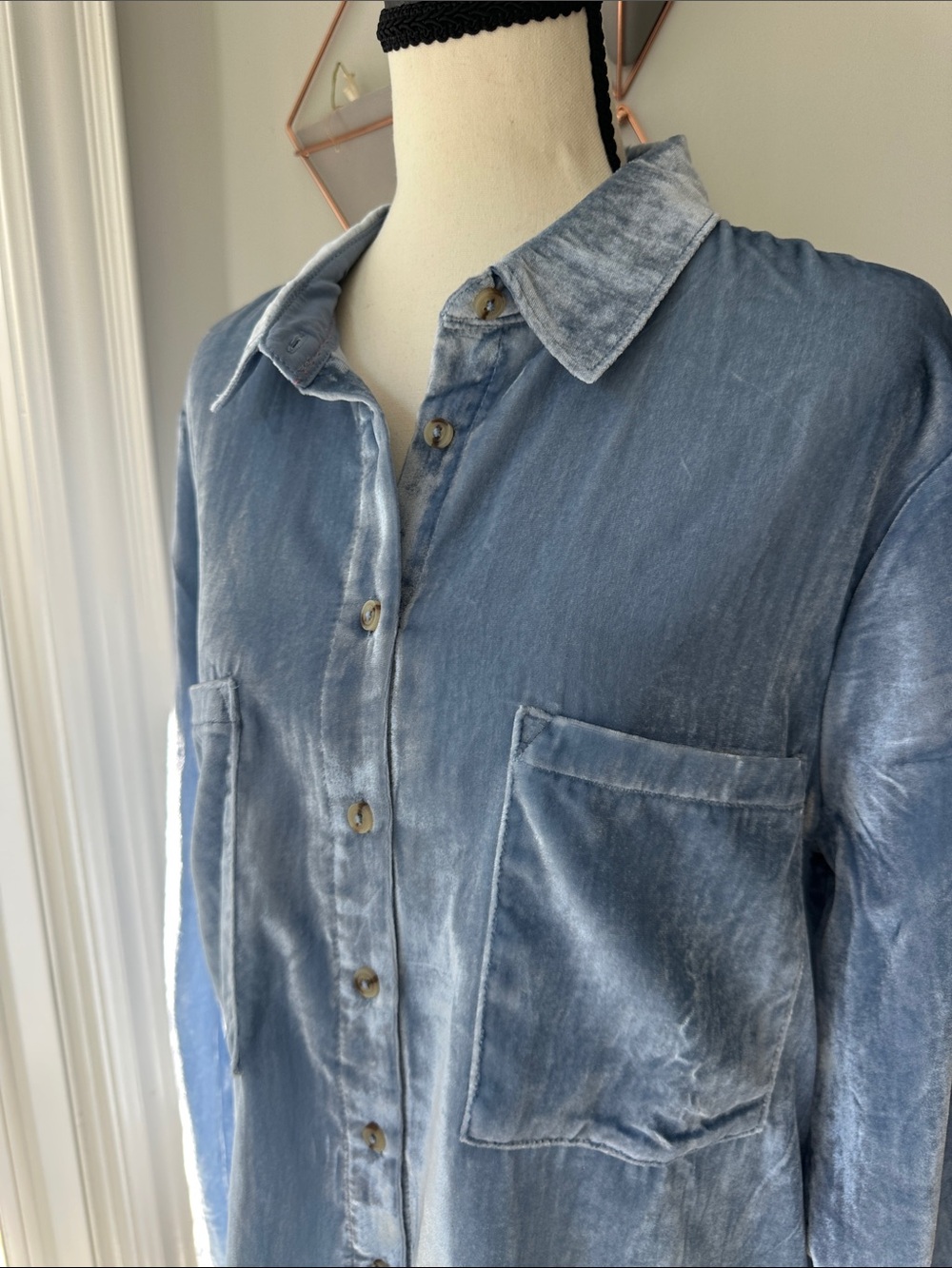 NWT PILCRO ANTHROPOLOGIE VELVET Velour Light Blue Button-Up Shirt Size Large